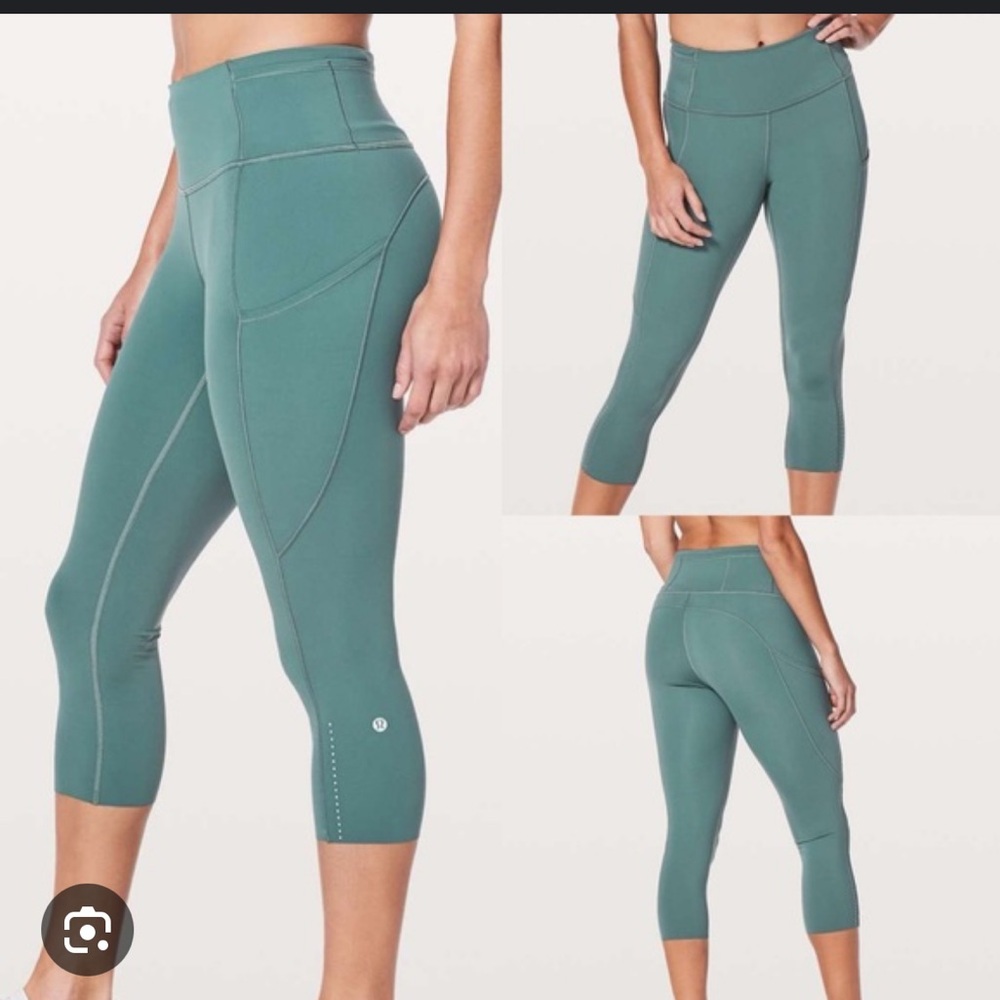 Green High-Waisted cropped leggings with pockets